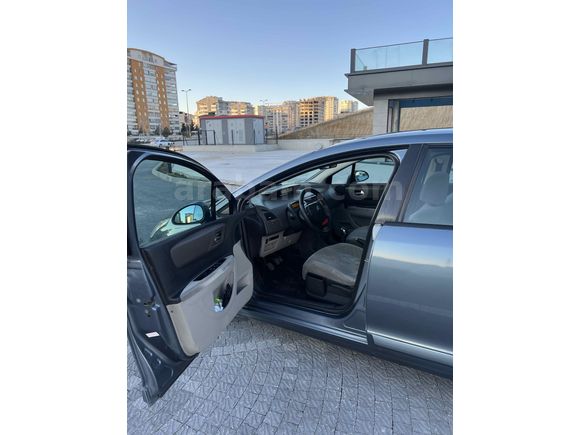 Cam Tavanlı Citroen C4 