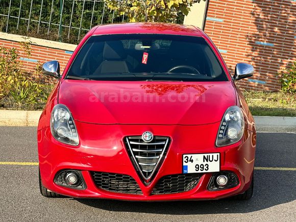 Sahibinden Makyajlı Alfa Romeo Giulietta Ağır Bakımları Yeni Yapıldı.Çok Temiz 1.6 JTD Distinctive 2015 Model İstanbul 192.100 km Kırmızı