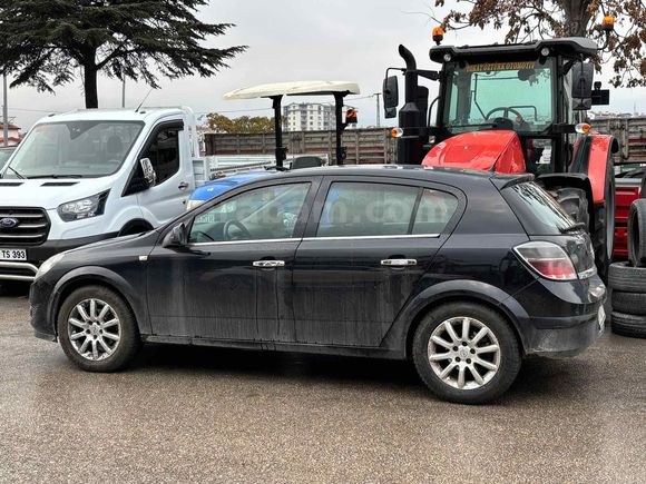 Opel Astra 1.6 Otomatik 2011 Model En Full Donanım