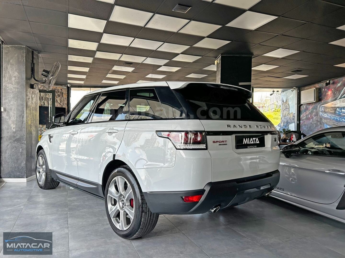 Galeriden Land Rover Range Sport 3.0 Dynamic HSE 2016 Model İstanbul 82.494 km Beyaz 4