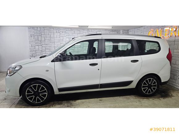 DEĞİŞENSİZ FULL BAKIMLI 129.000KM DE 7 KİŞİLİK LAUREATE