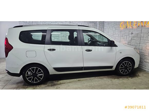 DEĞİŞENSİZ FULL BAKIMLI 129.000KM DE 7 KİŞİLİK LAUREATE