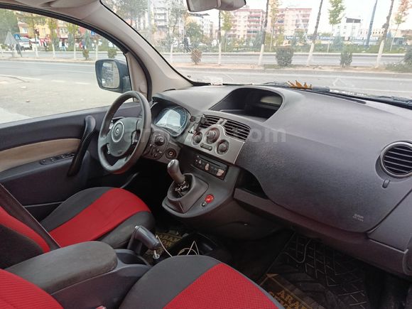 Sahibinden Renault Kangoo Multix 1.5 dCi Privilege Chromeline 2011 Model  291.000 km Siyah