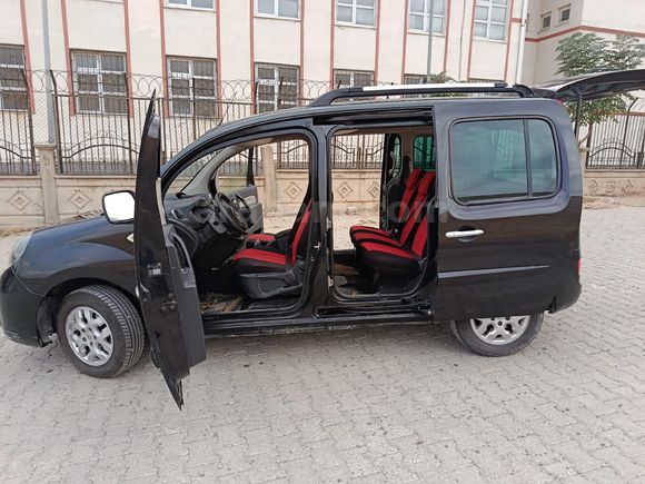 Sahibinden Renault Kangoo Multix 1.5 dCi Privilege Chromeline 2011 Model  291.000 km Siyah