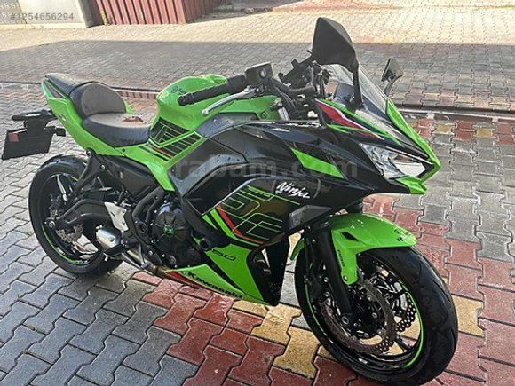 Galeriden Kawasaki Ninja 650 2023 Model Konya 11.000 km Yeşil