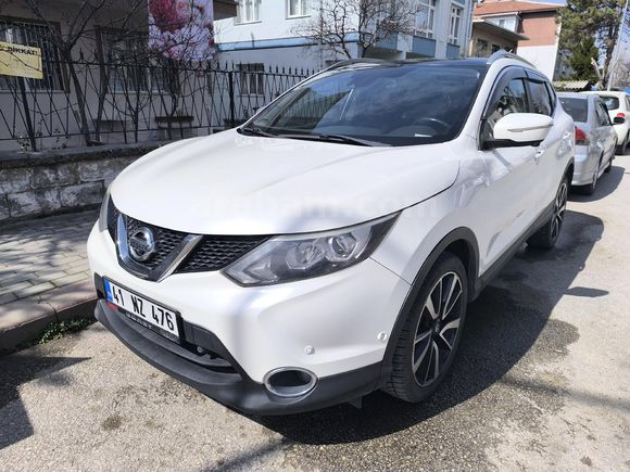 Sahibinden Nissan Qashqai 1.6 dCi Platinum Premium Pack 2014 Model  134.000 km Beyaz