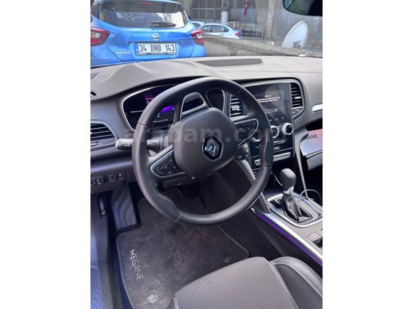 Sahibinden Renault Megane 1.3 TCe Icon 2025 Model 