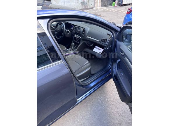 Sahibinden Renault Megane 1.3 TCe Icon 2025 Model 