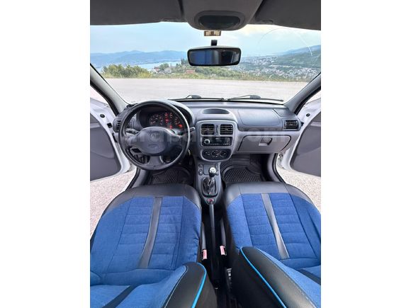 Sahibinden Renault Clio 1.4 RNA 2001 Model