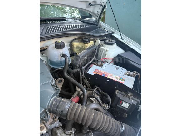 Sahibinden Renault Clio 1.4 RNA 2001 Model