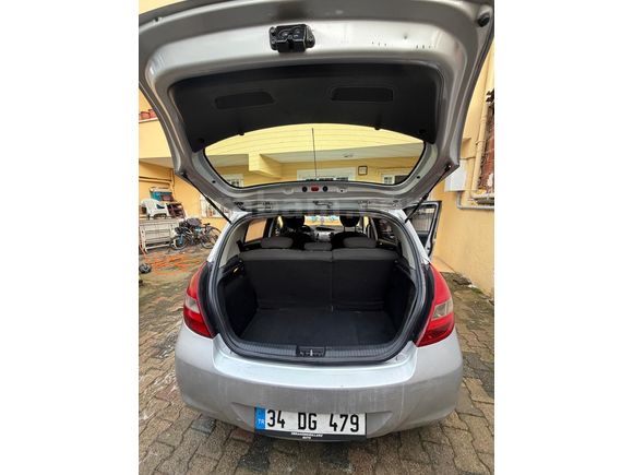 Sahibinden Hyundai i20 1.4 CVTT Team 2011 Model