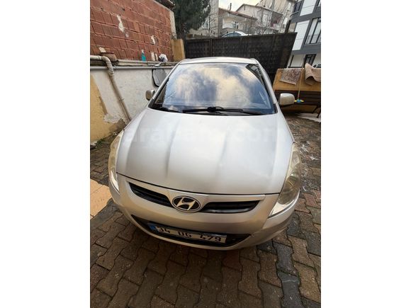 Sahibinden Hyundai i20 1.4 CVTT Team 2011 Model