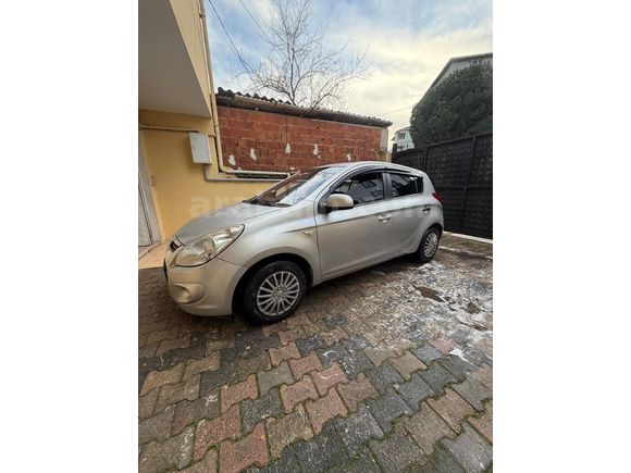 Sahibinden Hyundai i20 1.4 CVTT Team 2011 Model