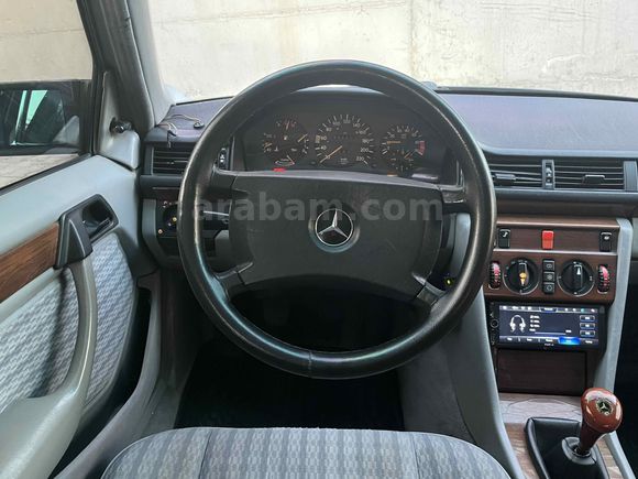 1990 Mercedes 230 E Yıldızları Üstünde Masrafsız Klimalı