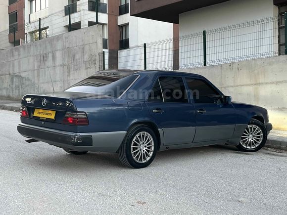 1990 Mercedes 230 E Yıldızları Üstünde Masrafsız Klimalı
