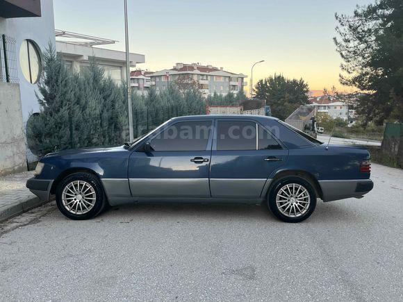 1990 Mercedes 230 E Yıldızları Üstünde Masrafsız Klimalı