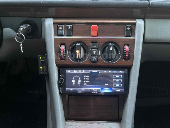 1990 Mercedes 230 E Yıldızları Üstünde Masrafsız Klimalı
