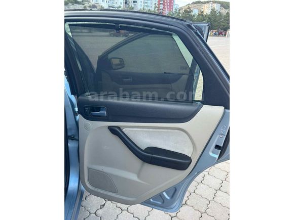 Sahibinden Ford Focus 1.6 Ghia 2005 Model 