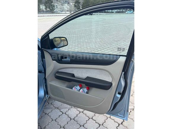 Sahibinden Ford Focus 1.6 Ghia 2005 Model 