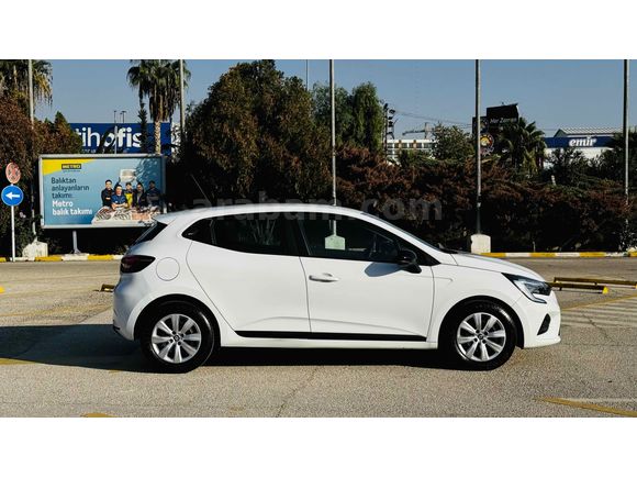 2023 RENAULT CLİO 1.0TCe JOY X-Tronic Temiz