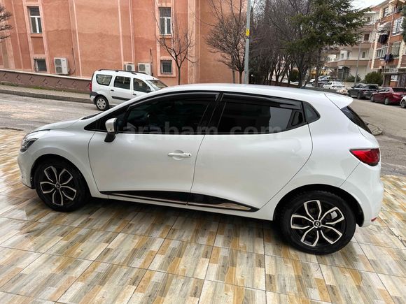 2017 MODEL MAKYAJLI DİZEL OTOMATİK 1.5 DCİ CLİO