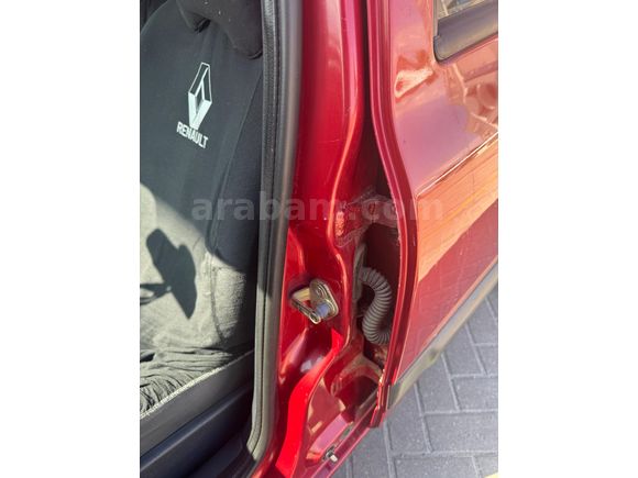 Sahibinden Renault Clio 1.2 Authentique 2004 Model  157.000 km Kırmızı