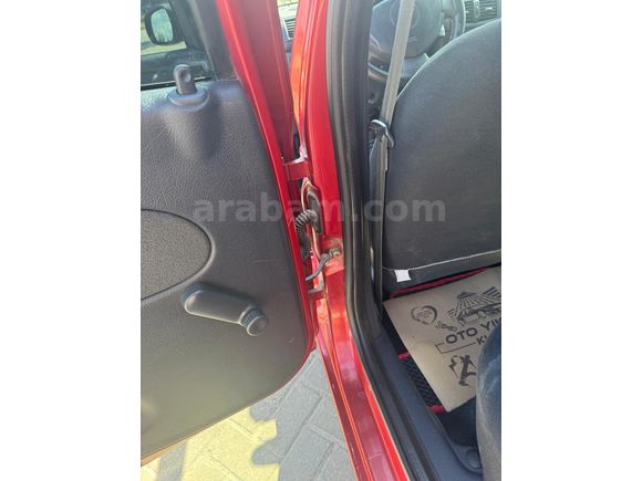 Sahibinden Renault Clio 1.2 Authentique 2004 Model  157.000 km Kırmızı