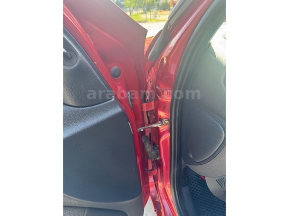 Sahibinden Renault Clio 1.2 Authentique 2004 Model  157.000 km Kırmızı