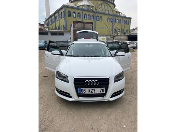 Audi A3 Sportback 1.6 TDI Attraction Hatasız Boyasız Değişensiz