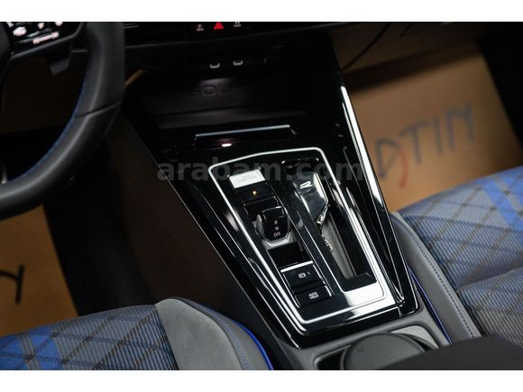 BAYİ 2025 VW GOLF R 2.0 TSI 4M 333 HP  HARMAN_ISITMA_Ş.TKP_23.491KM
