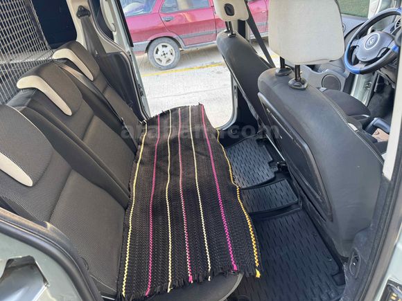 Sahibinden Renault Kangoo Multix 1.5 dCi Privilege 2011 Model 