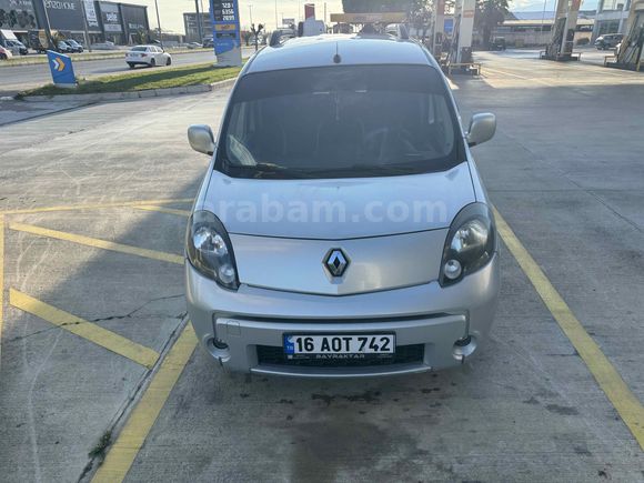 Sahibinden Renault Kangoo Multix 1.5 dCi Privilege 2011 Model 