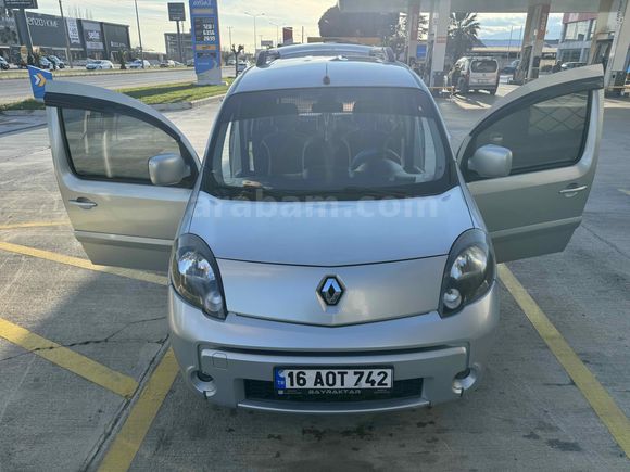 Sahibinden Renault Kangoo Multix 1.5 dCi Privilege 2011 Model 