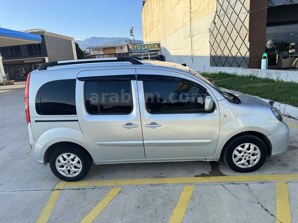 Sahibinden Renault Kangoo Multix 1.5 dCi Privilege 2011 Model 