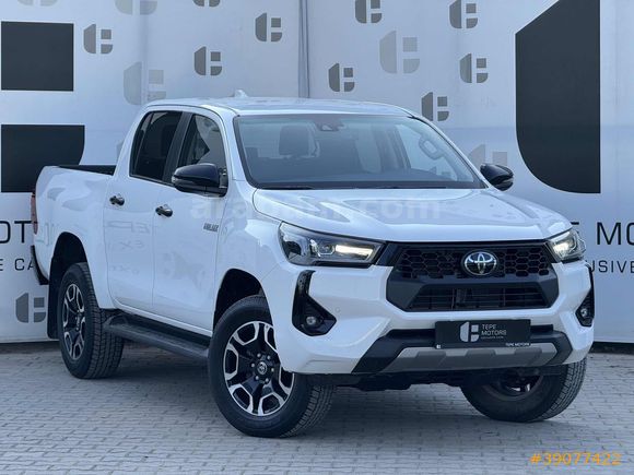 2024 HİLUX ADVENTURE 4X4 HATASIZ-BOYASIZ-OTOMATİK-18.000KM