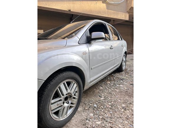Sahibinden Ford Focus 1.6 TDCi Ghia 2006 Model