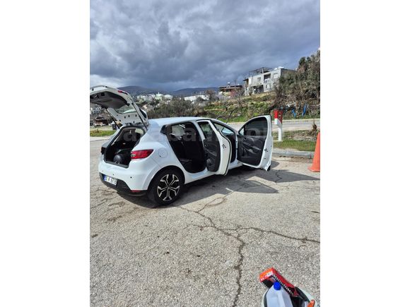 Sahibinden Renault Clio 1.2 Touch 2013 Model  162.000 km Beyaz
