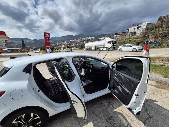 Sahibinden Renault Clio 1.2 Touch 2013 Model  162.000 km Beyaz