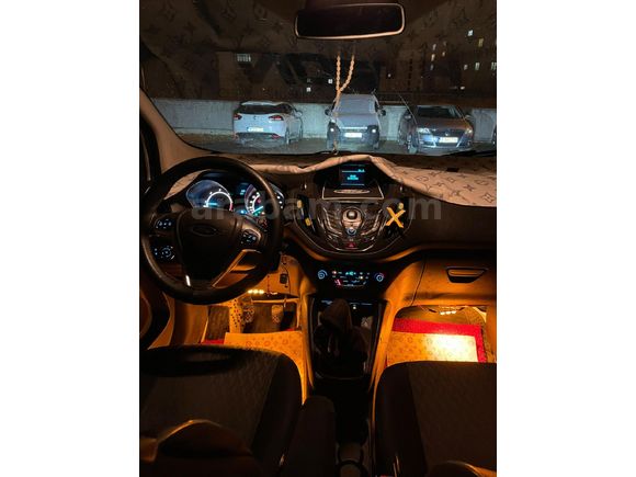 Sahibinden Ford Tourneo Courier 1.6 TDCi Titanium Plus 2014 Model