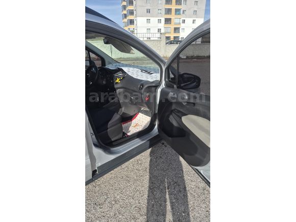 Sahibinden Ford Tourneo Courier 1.6 TDCi Titanium Plus 2014 Model