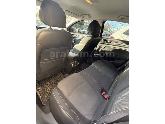 Sahibinden Renault Megane 1.3 TCe Touch 2023 Model 