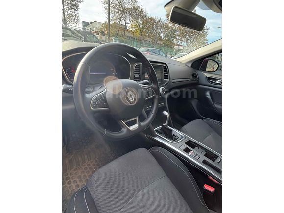 Sahibinden Renault Megane 1.3 TCe Touch 2023 Model 