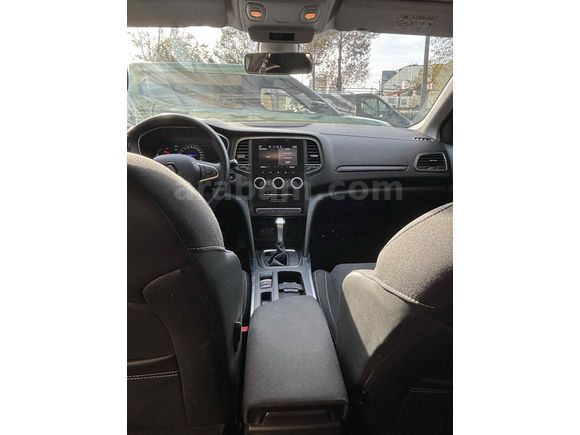 Sahibinden Renault Megane 1.3 TCe Touch 2023 Model 