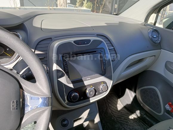 Sahibinden Renault Captur 0.9 Touch 2013 Model  34200 km Beyaz