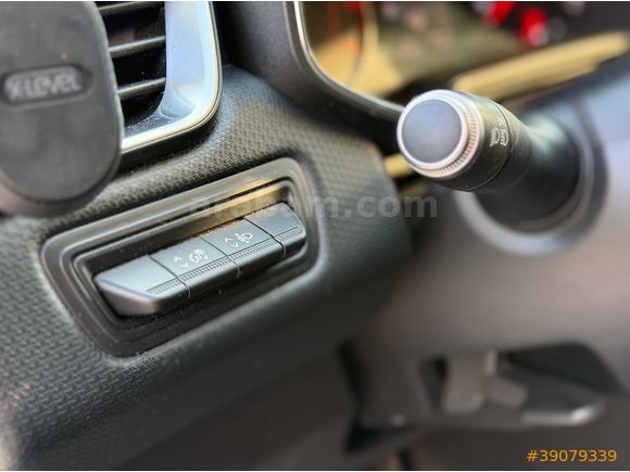 GALERAJ 2020 RENAULT CLİO 1.0 TCE TOUCH 107.000 KM ..