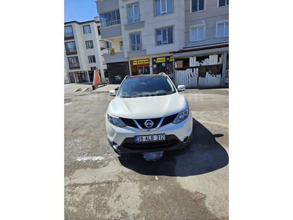 Sahibinden Nissan Qashqai 1.6 dCi Platinum Premium Pack 2015 Model