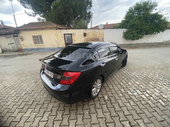 Sahibinden Honda Civic 1.6i VTEC ECO Elegance 2012 Model 