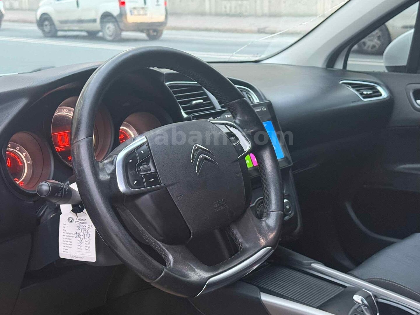 Sahibinden Citroen C4 1.6 e-HDi Confort Plus 2014 Model İstanbul 243.000 km Beyaz 7