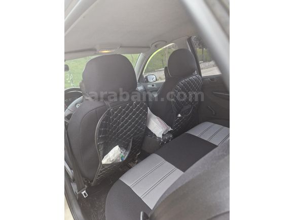Sahibinden Skoda Fabia 1.4 Classic 2005 Model  266.000 km Şampanya