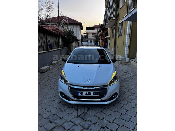 Sahibinden Peugeot 208 1.6 HDi Active 2016 Model  200.000 km Beyaz